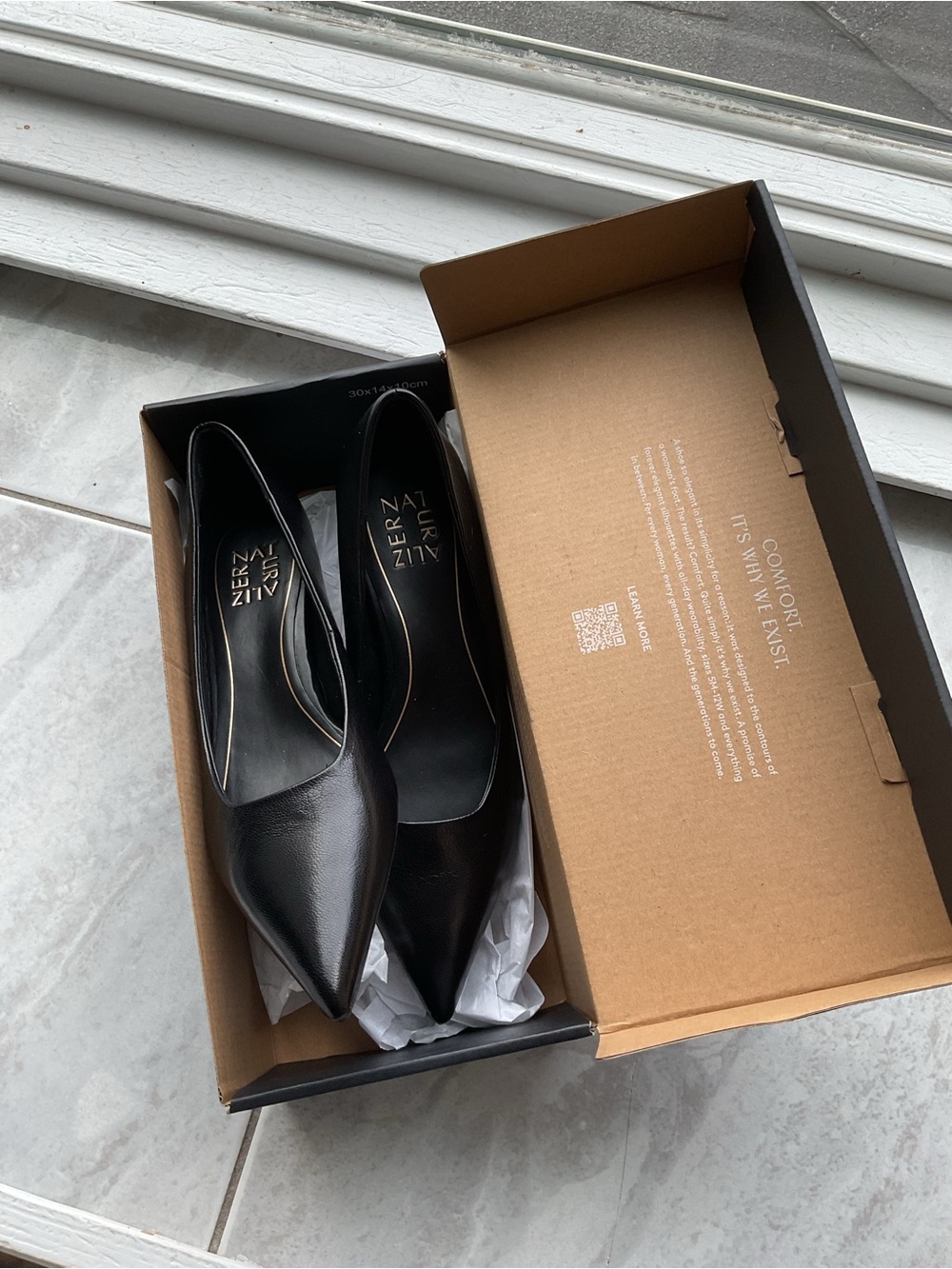 Naturalizer Natalia Black Pointed Toe Leather Heels